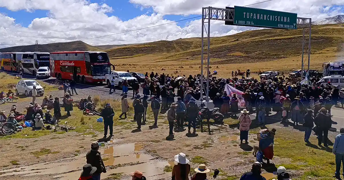 Paro de 48 horas contra la contaminación de la cuenca Llallimayo