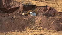 Denuncian robo de accesorios de excavadora de la Municipalidad de Nunoa valorizados en mas de US 26 mil